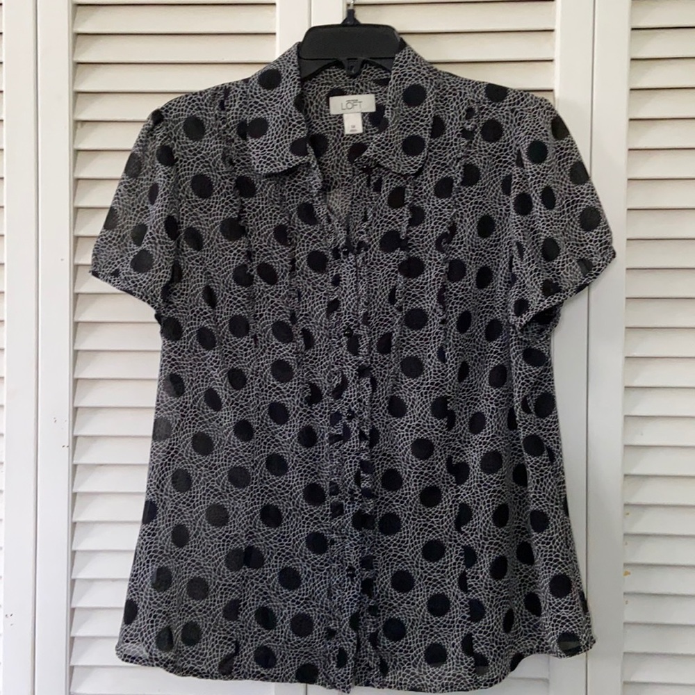 Ann Taylor Loft short sleeve patterned blouse.
